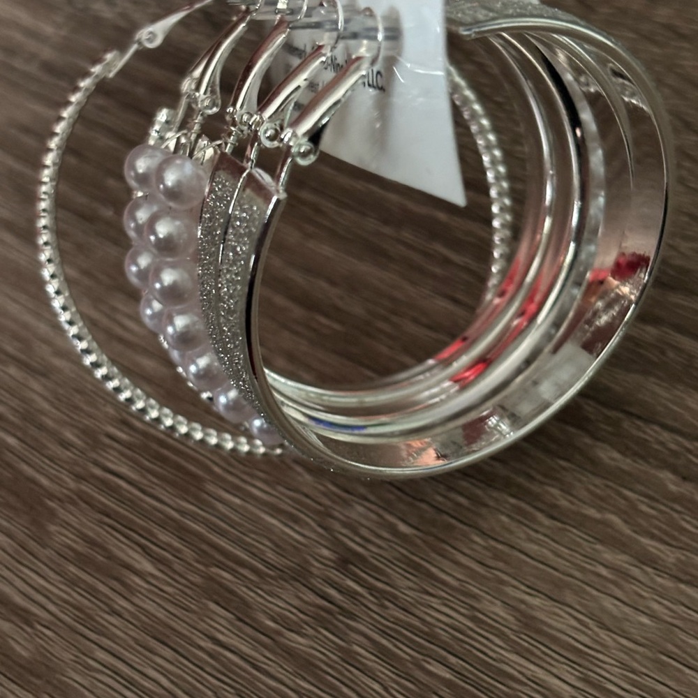 New! 3 Pairs Nine West Hoop Earrings Silver 2”-2.25” Hoops - Picture 5 of 6